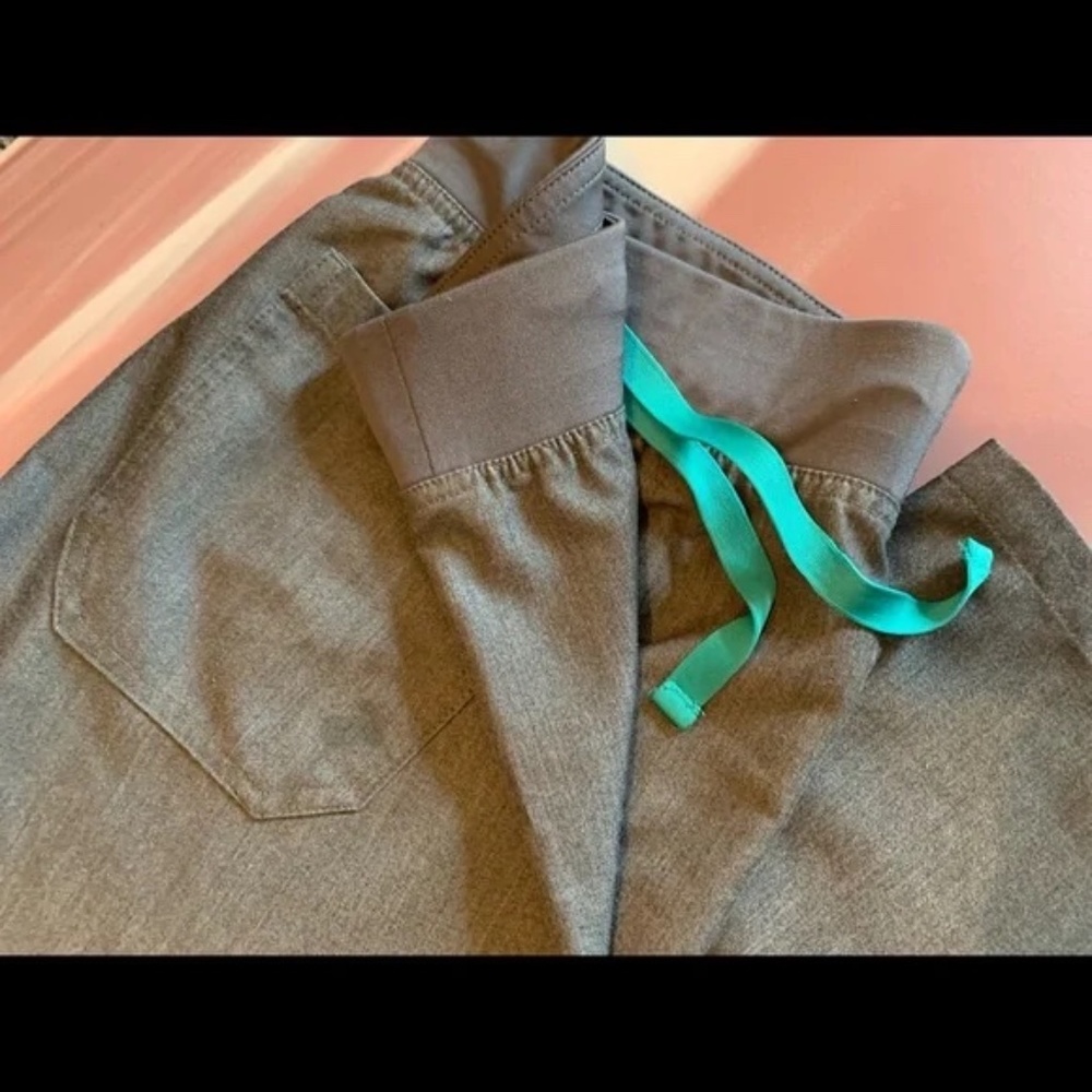 FIGS Livingston Basic scrub pants